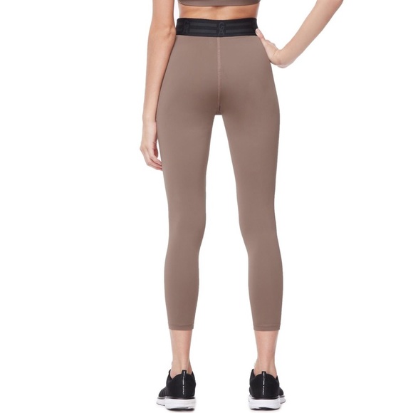 Good American Icon Legging in Latte - Picture 3 of 3